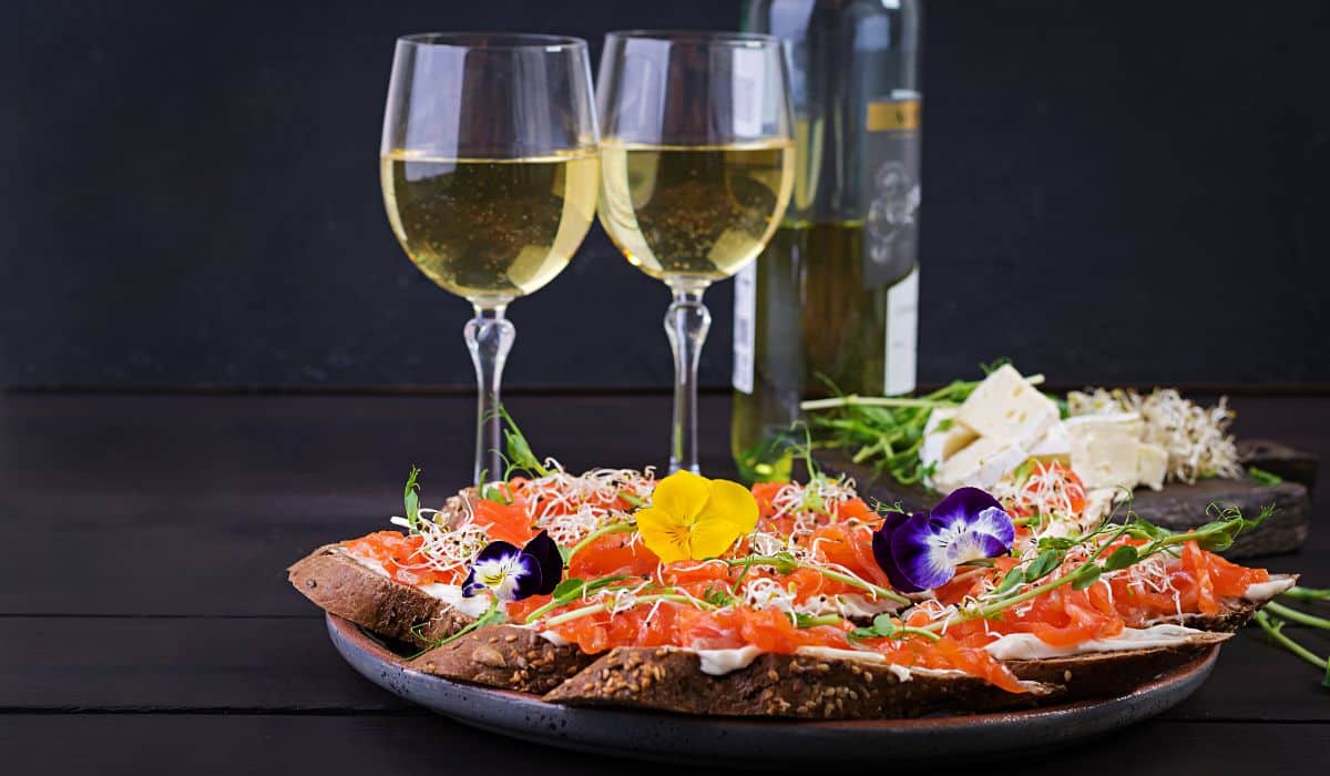  Wine Bar with Food in Oliver for a Slow Evening 